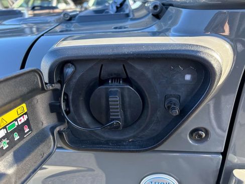 Used 2022 Jeep Wrangler Unlimited Sahara 4xe image 12