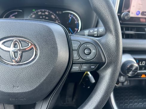 Used 2025 Toyota RAV4 LE AWD/4WD image 27