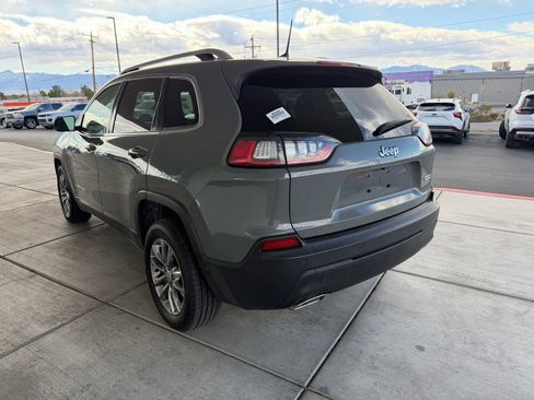 Used 2021 Jeep Cherokee Latitude Lux w/ Comfort/Convenience Group image 5