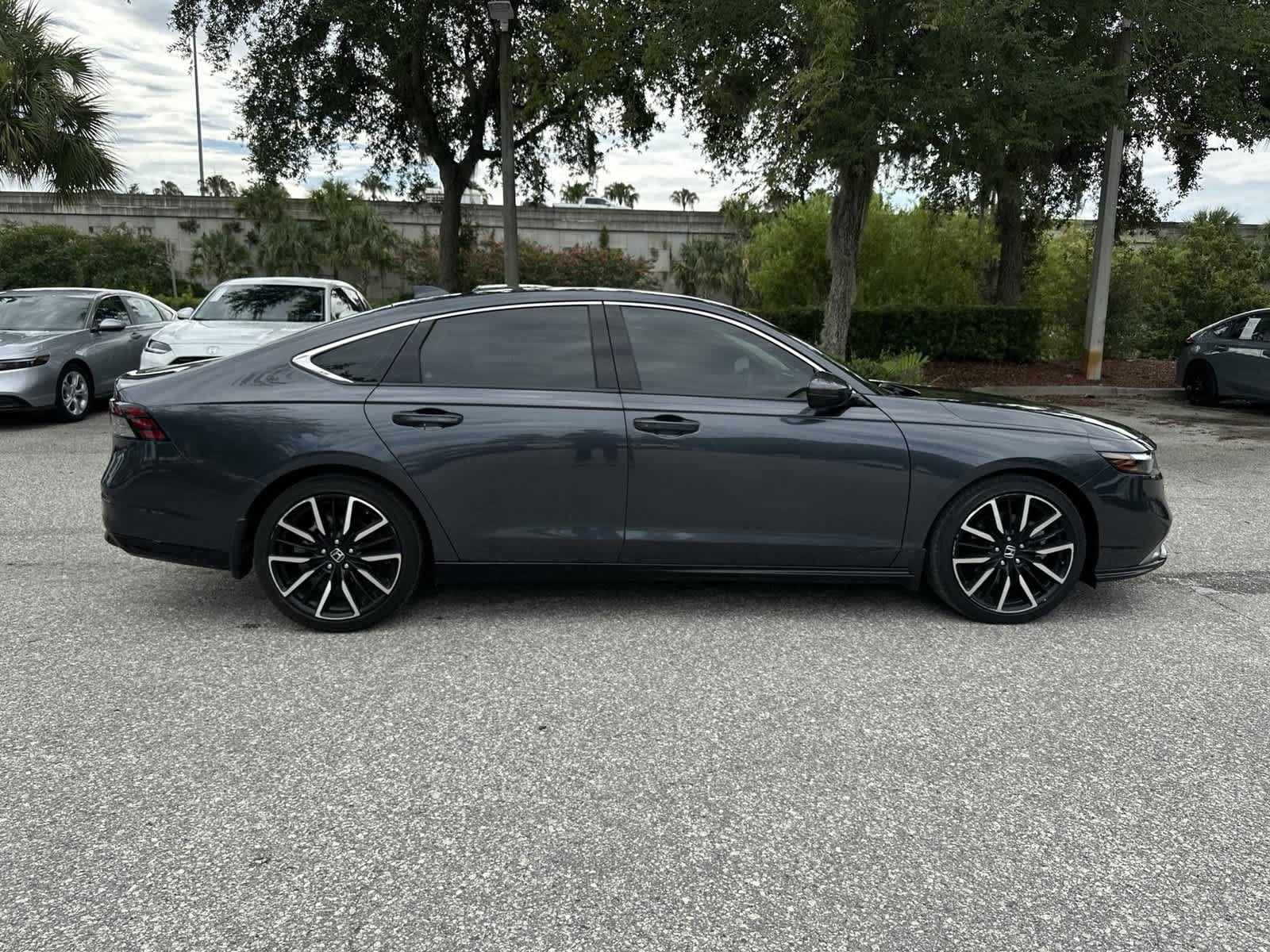 Used 2023 Honda Accord Touring image 7
