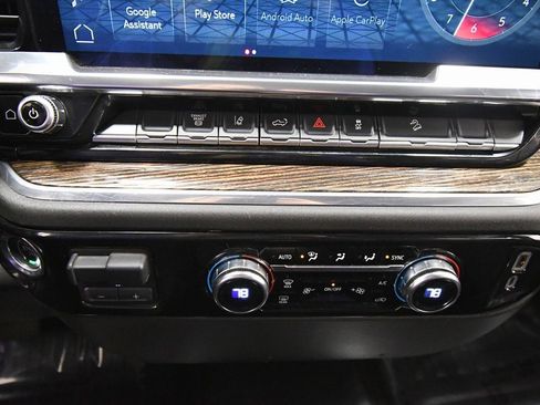 Used 2024 GMC Sierra 3500 SLE w/ SLE Convenience Package image 24