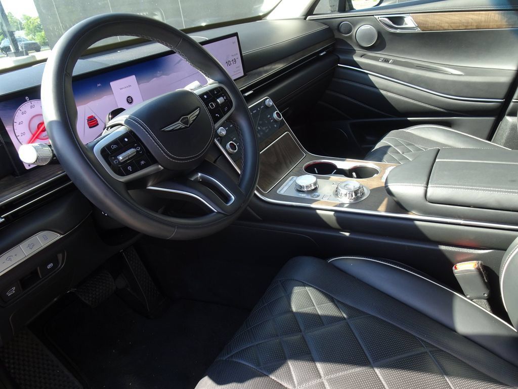 Used 2025 Genesis GV80 3.5T Prestige AWD/4WD image 13