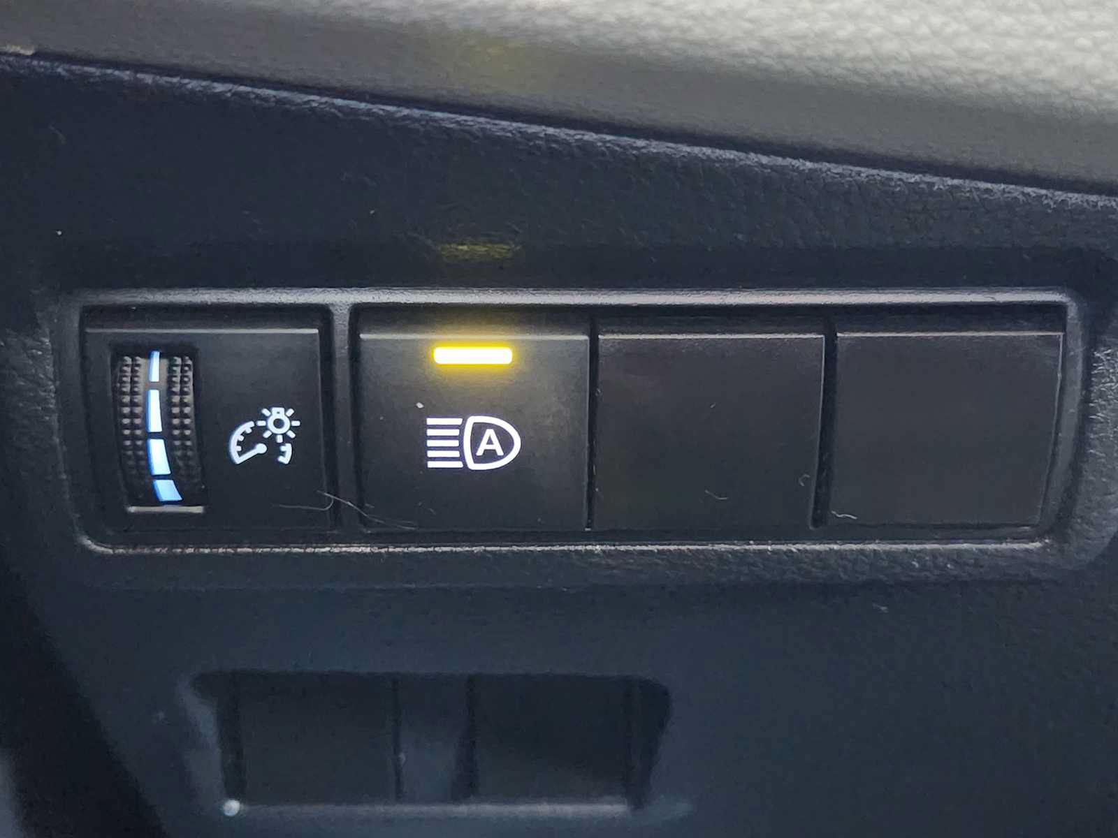 Used 2022 Toyota Corolla Cross LE FWD image 22