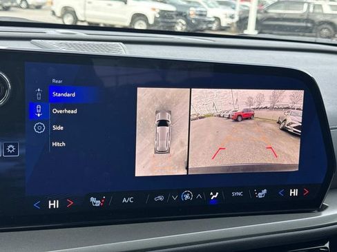 New 2026 Chevrolet Traverse LT w/ Enhanced Driving Package FWD image 32