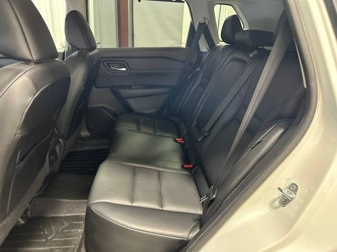 Used 2022 Nissan Rogue SV w/ SV Premium Package AWD/4WD image 17