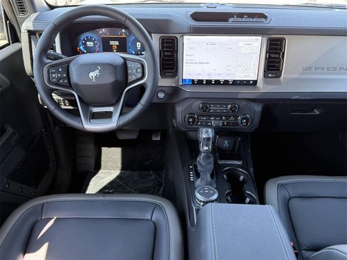 New 2025 Ford Bronco Outer Banks image 35