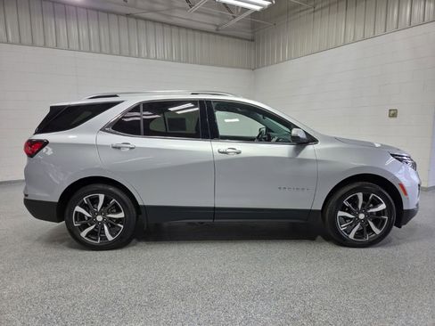 Used 2022 Chevrolet Equinox Premier AWD/4WD image 8