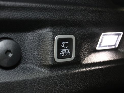 Used 2024 Jeep Grand Cherokee L Limited w/ Luxury Tech Group II AWD/4WD image 14