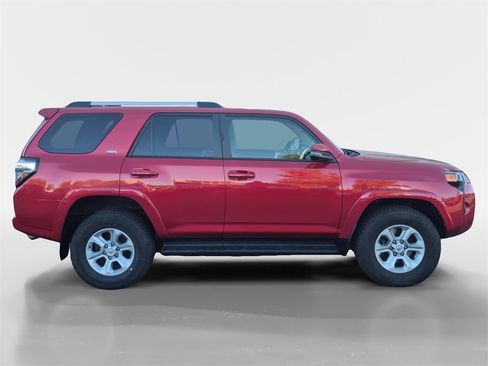 Used 2020 Toyota 4Runner SR5 Premium image 3