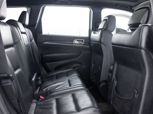 Used 2014 Jeep Grand Cherokee Overland w/ Advanced Technology Group AWD/4WD image 29