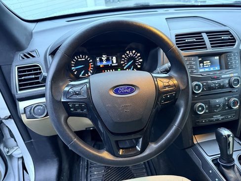 Used 2016 Ford Explorer 4WD image 17