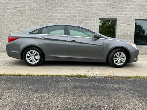 Used 2012 Hyundai Sonata GLS FWD image 4
