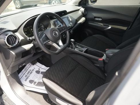 Used 2021 Nissan Kicks SV FWD image 8