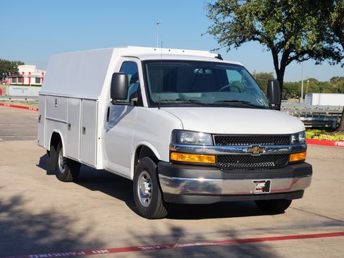 New 2025 Chevrolet Express 3500 w/ Power Convenience Package image 2