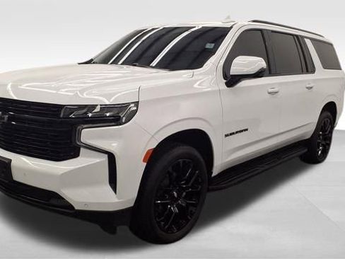 Used 2024 Chevrolet Suburban RST w/ Luxury Package image 3