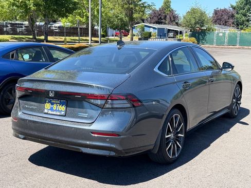 Used 2023 Honda Accord Touring image 7