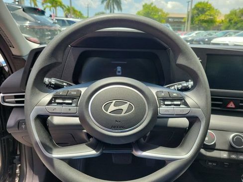 Certified 2024 Hyundai Elantra SE FWD image 16