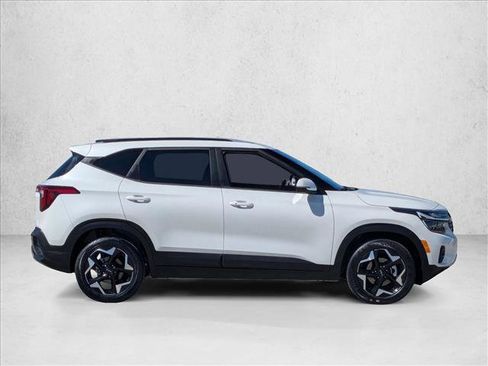 Used 2025 Kia Seltos S image 4