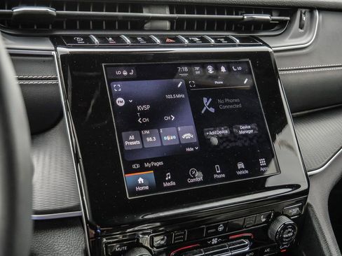 Used 2024 Jeep Grand Cherokee Altitude image 33