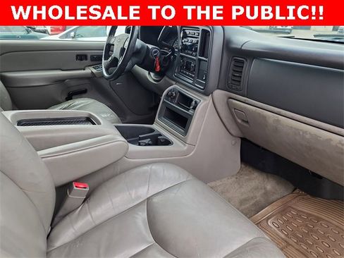 Used 2004 Chevrolet Suburban LT w/ Preferred Equipment Group image 16