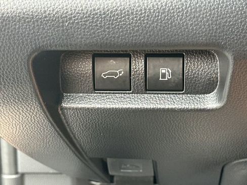 Certified 2025 Toyota Crown Signia image 20