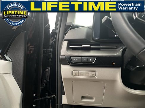 Used 2024 Kia Carnival SX image 19