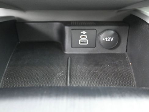 Certified 2025 Ford Escape SE w/ Class II Trailer Tow Package image 18