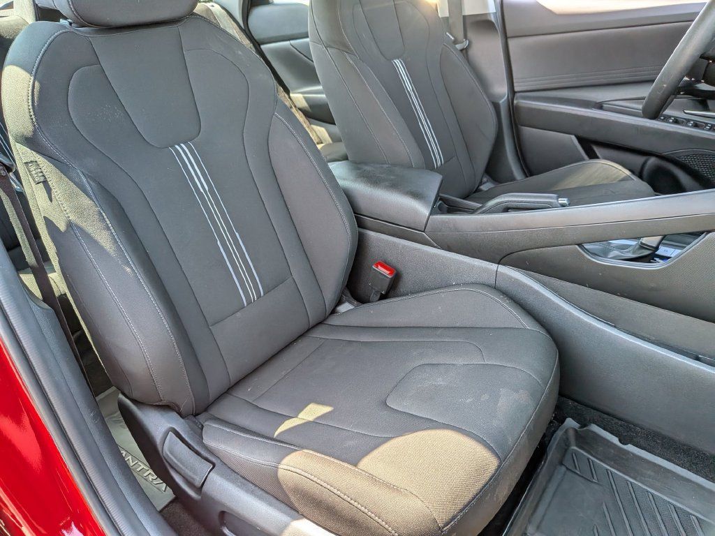 Used 2024 Hyundai Elantra SEL FWD image 34