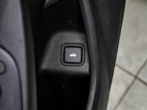 Used 2018 Honda Accord Touring image 40