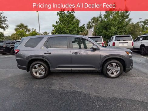 Used 2025 Honda Pilot EX-L image 3