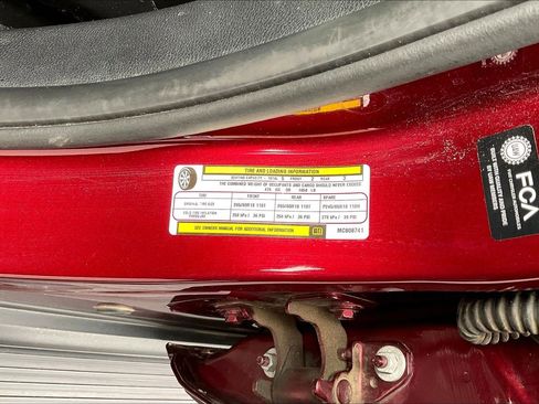 Used 2021 Jeep Grand Cherokee Laredo w/ Security & Convenience Group image 21