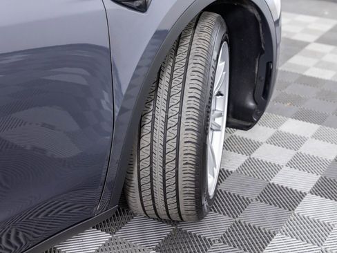 Used 2023 Tesla Model Y Long Range image 39