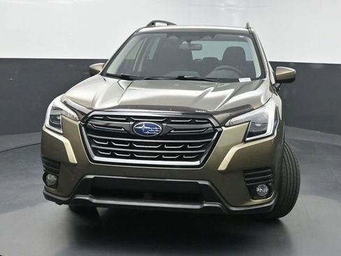 Used 2023 Subaru Forester Premium AWD/4WD image 6
