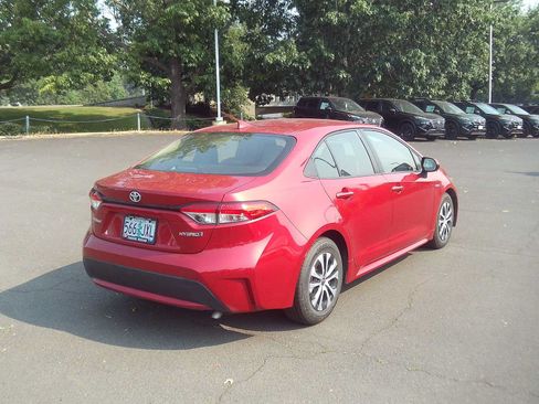 Used 2020 Toyota Corolla LE FWD image 5