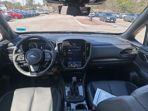 Used 2025 Subaru Forester Touring AWD/4WD image 12