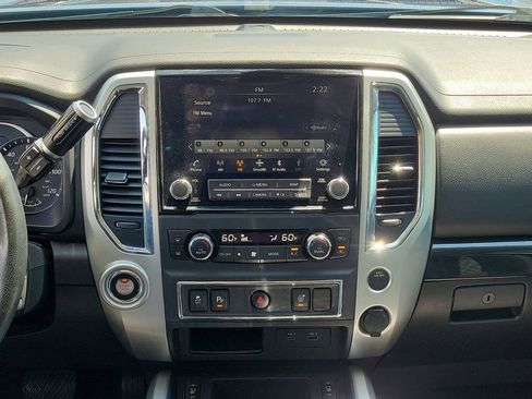 Used 2021 Nissan Titan SV w/ SV Convenience Package RWD image 20