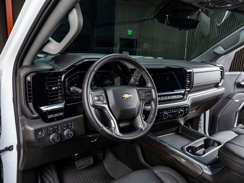 Used 2024 Chevrolet Silverado 2500 LTZ w/ LTZ Premium Package image 15