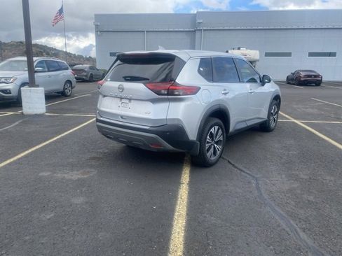 Used 2023 Nissan Rogue SV image 7