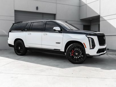 Used 2025 Cadillac Escalade ESV V