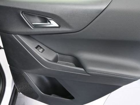 New 2026 Chevrolet Equinox LT FWD image 32