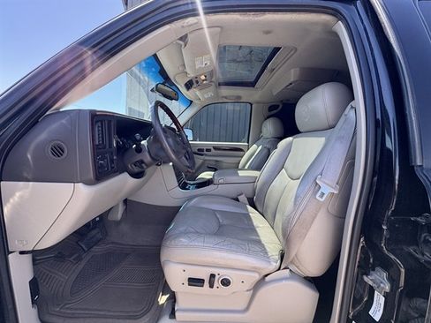 Used 2005 Cadillac Escalade AWD image 9