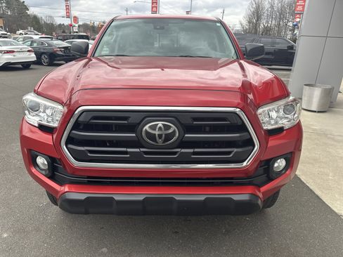 Used 2019 Toyota Tacoma SR5 image 3