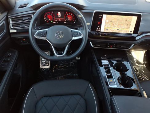 Certified 2025 Volkswagen Atlas Cross Sport SEL Premium R-Line image 25