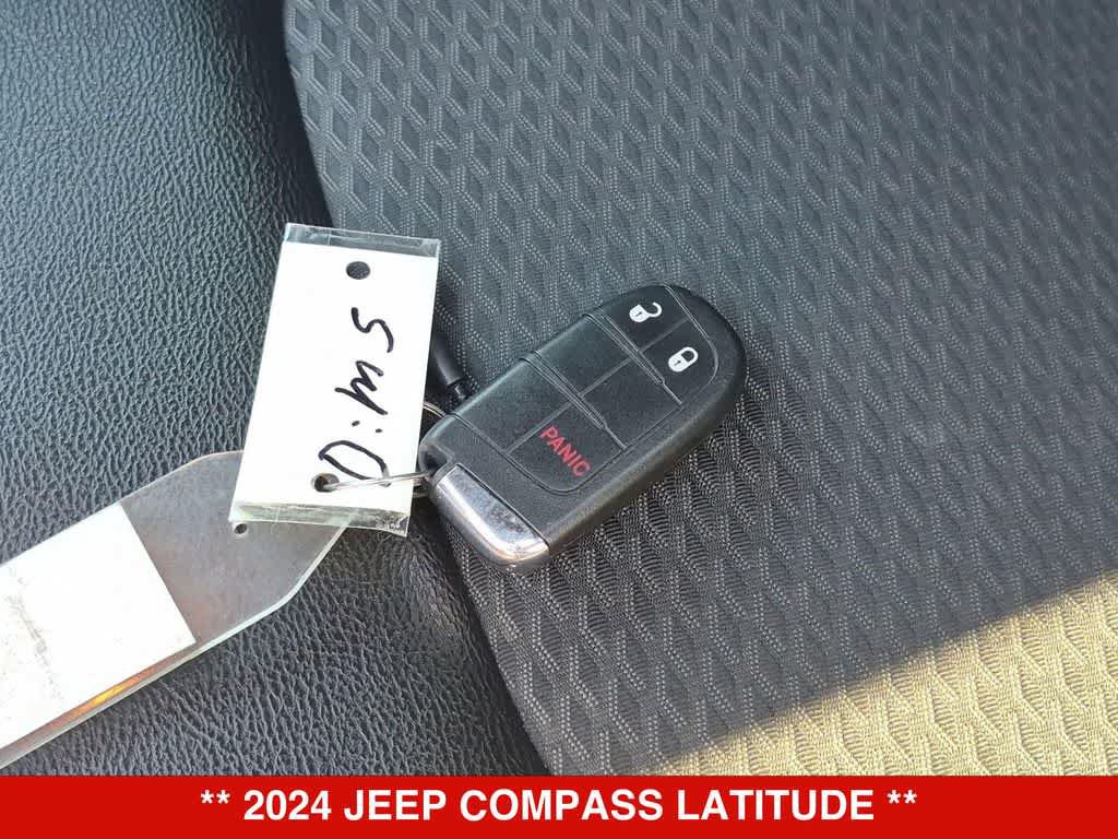 Used 2024 Jeep Compass Latitude AWD/4WD image 34