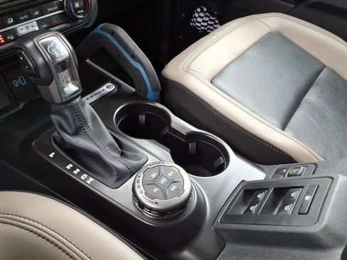 Used 2023 Ford Bronco Wildtrak image 19