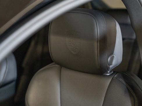 Certified 2026 Porsche Macan AWD/4WD image 24