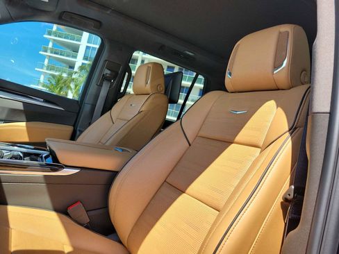 Used 2025 Cadillac Escalade Premium Luxury w/ Touring Package AWD/4WD image 15
