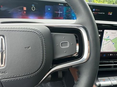 New 2026 Lincoln Nautilus Reserve AWD/4WD image 25