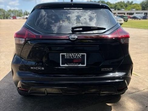 Used 2023 Nissan Kicks S FWD image 4