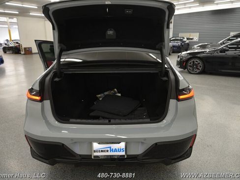 Used 2024 BMW 740i w/ M Sport Professional Package image 43